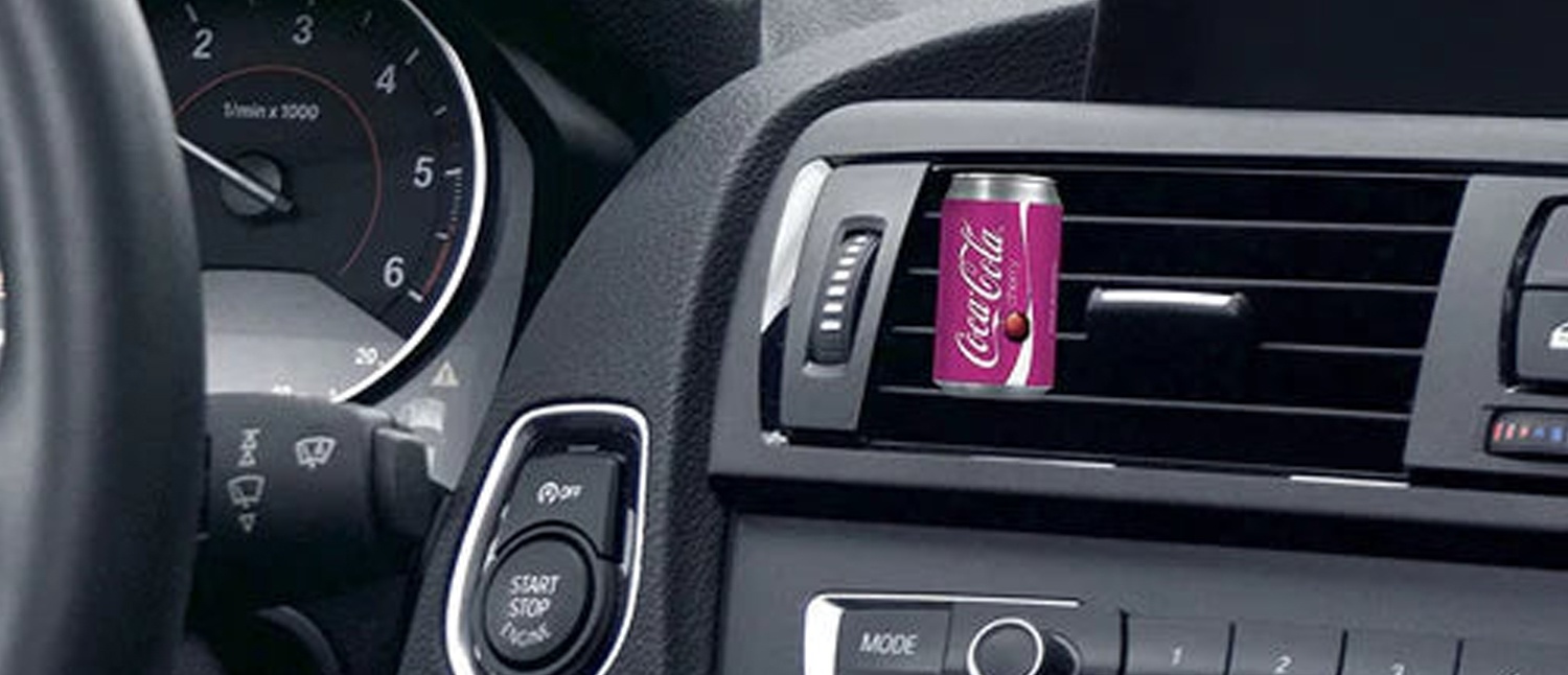 Odorizant Auto 3D Coca Cola Cherry, Tip Doza, Clip Ventilatie, Parfum Intens și Persistent, Design Realist, Vegan Friendly Odorizant Auto 3D Coca Cola Cherry, Tip Doza, Clip Ventilatie, Parfum Intens și Persistent, Design Realist, Vegan Friendly
